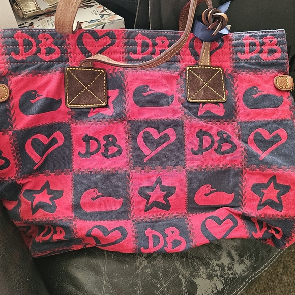 Dooney and Bourke brand new purse - Picture 5 of 5